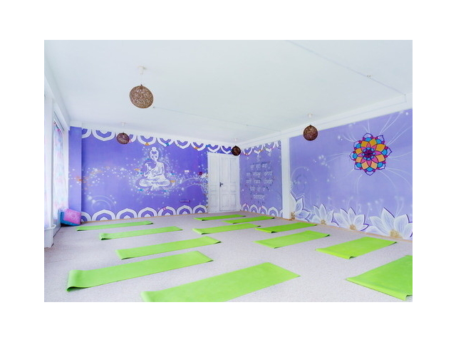 Зал для занятий в студии "Мозаика йоги"